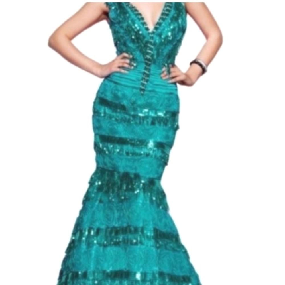 Evening dress couture